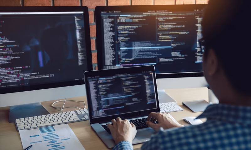 数据科学选型：R与Python如何赋能宁波网站建设？